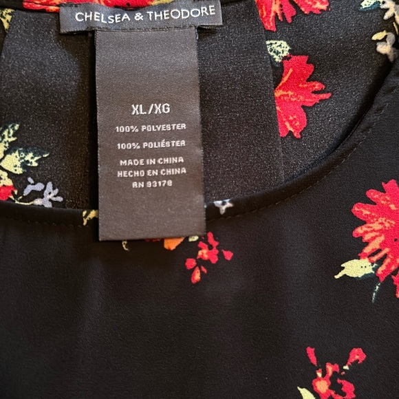 Chelsea & Theodore Short Sleeve Floral Top Size XL NWOT - Picture 9 of 9